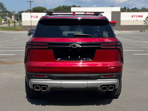 Used 2024 Chevrolet Traverse Z71 AWD/4WD image 5
