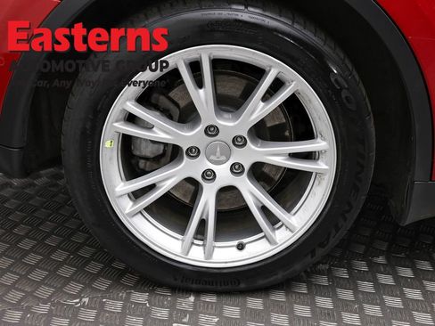 Used 2021 Tesla Model Y Long Range AWD/4WD image 25