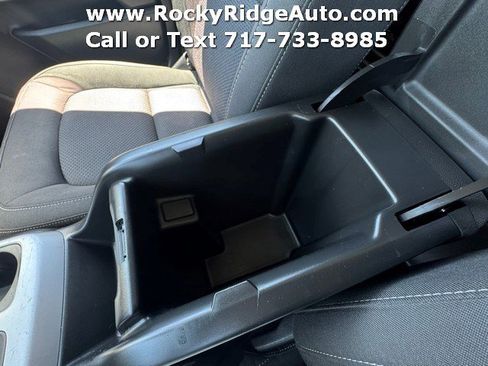 Used 2022 Chevrolet Colorado LT w/ Fleet Safety Package RWD image 27