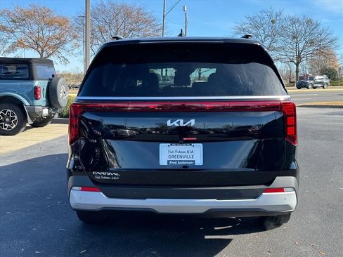New 2026 Kia Carnival EX image 4