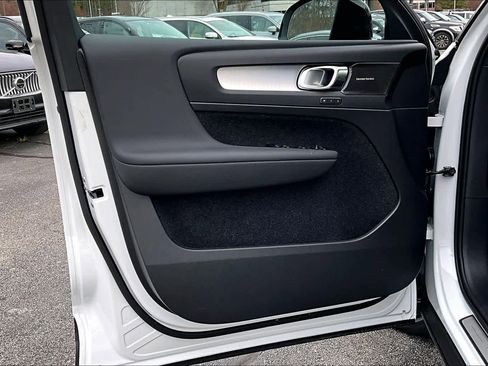 New 2026 Volvo XC40 B5 Ultra w/ Protection Package Premier image 11