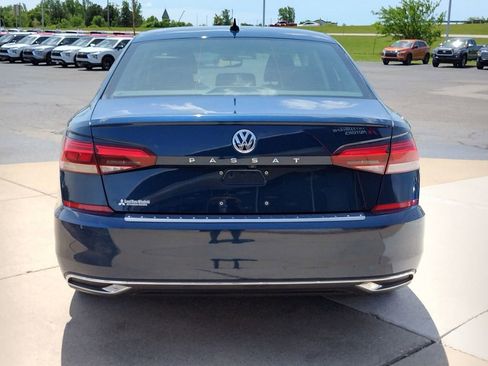 Used 2021 Volkswagen Passat 2.0T SE FWD image 6
