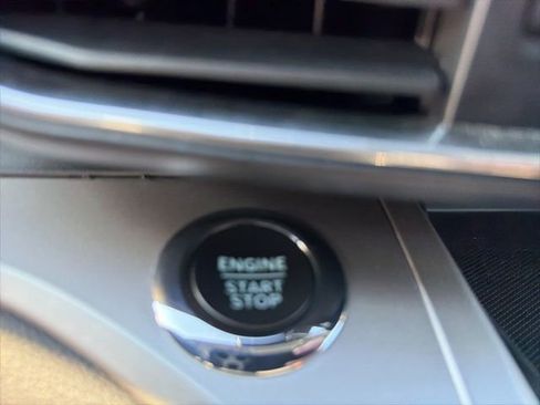 Used 2022 Ford Explorer XLT w/ Equipment Group 202A image 11