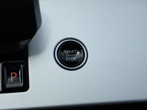 Used 2025 Land Rover Range Rover Autobiography AWD/4WD image 27