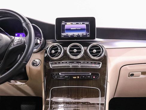 Used 2019 Mercedes-Benz GLC 300 image 13