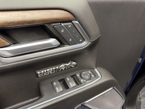 Used 2023 Chevrolet Silverado 1500 High Country w/ High Country Premium Package image 11