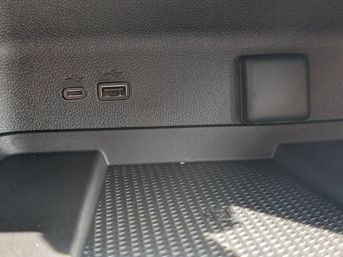 New 2026 Chevrolet Traverse RS w/ LPO, Floor Liner Package FWD image 32