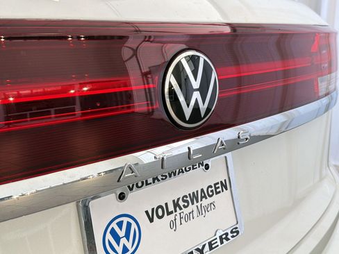 New 2026 Volkswagen Atlas Cross Sport SE image 35