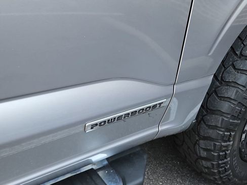 Used 2021 Ford F150 Lariat w/ Equipment Group 502A High AWD/4WD image 8