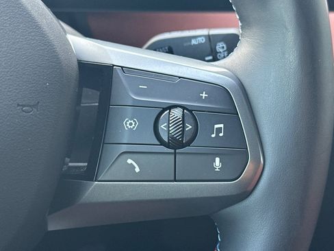 Used 2025 BMW iX M60 image 33