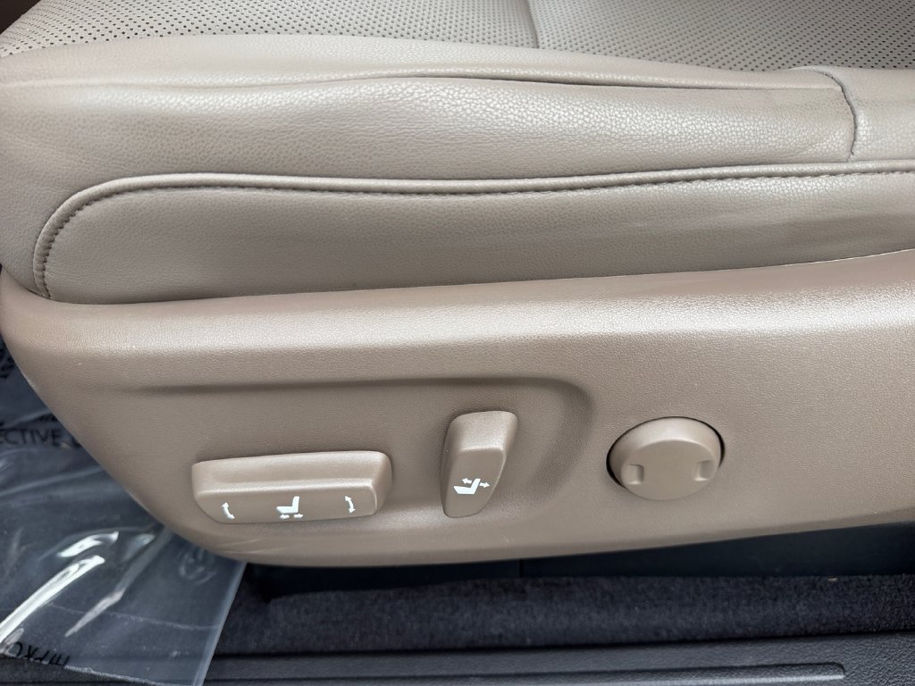 Certified 2023 Lexus GX 460 Premium w/ Premium Package AWD/4WD image 19