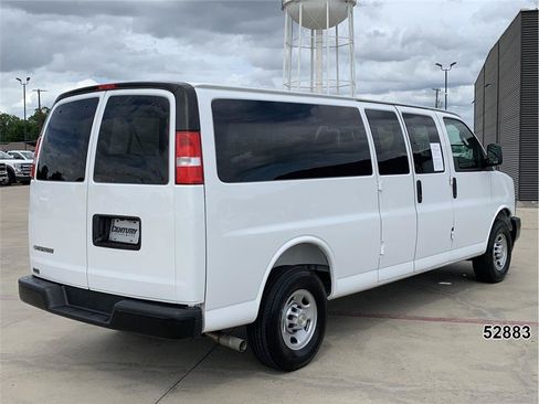 Used 2025 Chevrolet Express 3500 LS RWD image 2