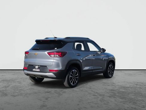 Used 2025 Chevrolet TrailBlazer LT FWD image 8
