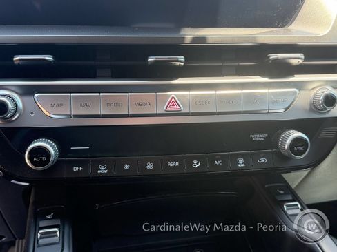 Used 2024 Kia Telluride S FWD image 12