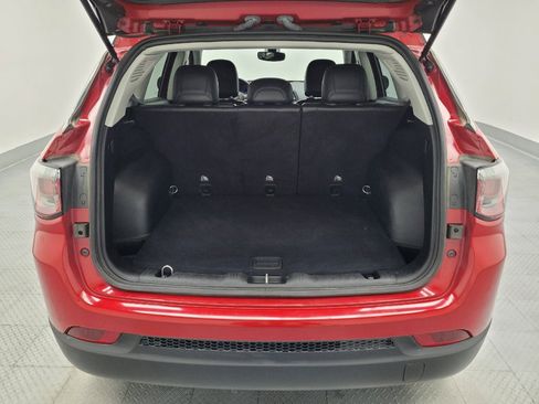 Used 2019 Jeep Compass Latitude w/ Popular Equipment Group AWD/4WD image 29