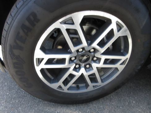 Certified 2025 Ford Expedition Max Active RWD image 5