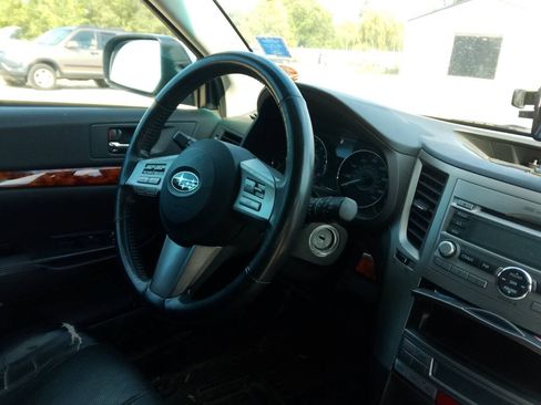 Used 2010 Subaru Outback 2.5i Limited AWD/4WD image 32