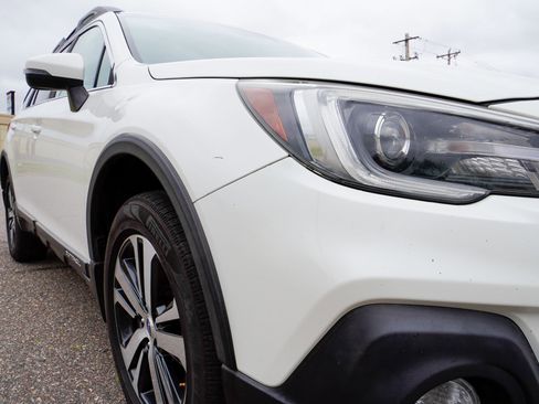 Used 2018 Subaru Outback 3.6R Limited AWD/4WD image 28