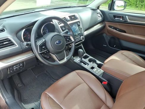 Used 2019 Subaru Outback 3.6R Touring AWD/4WD image 17