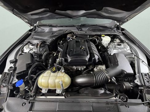 Used 2020 Ford Mustang Coupe RWD image 32