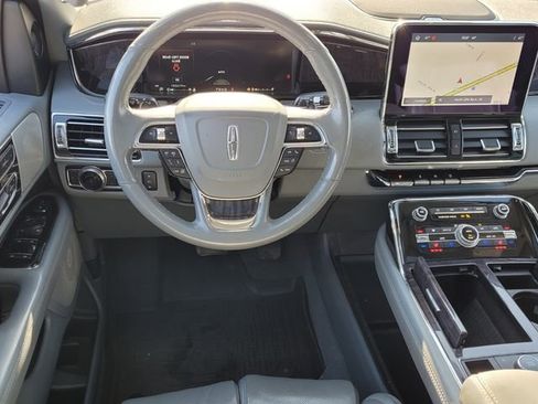 Used 2020 Lincoln Navigator Reserve w/ Luxury Package AWD/4WD image 10