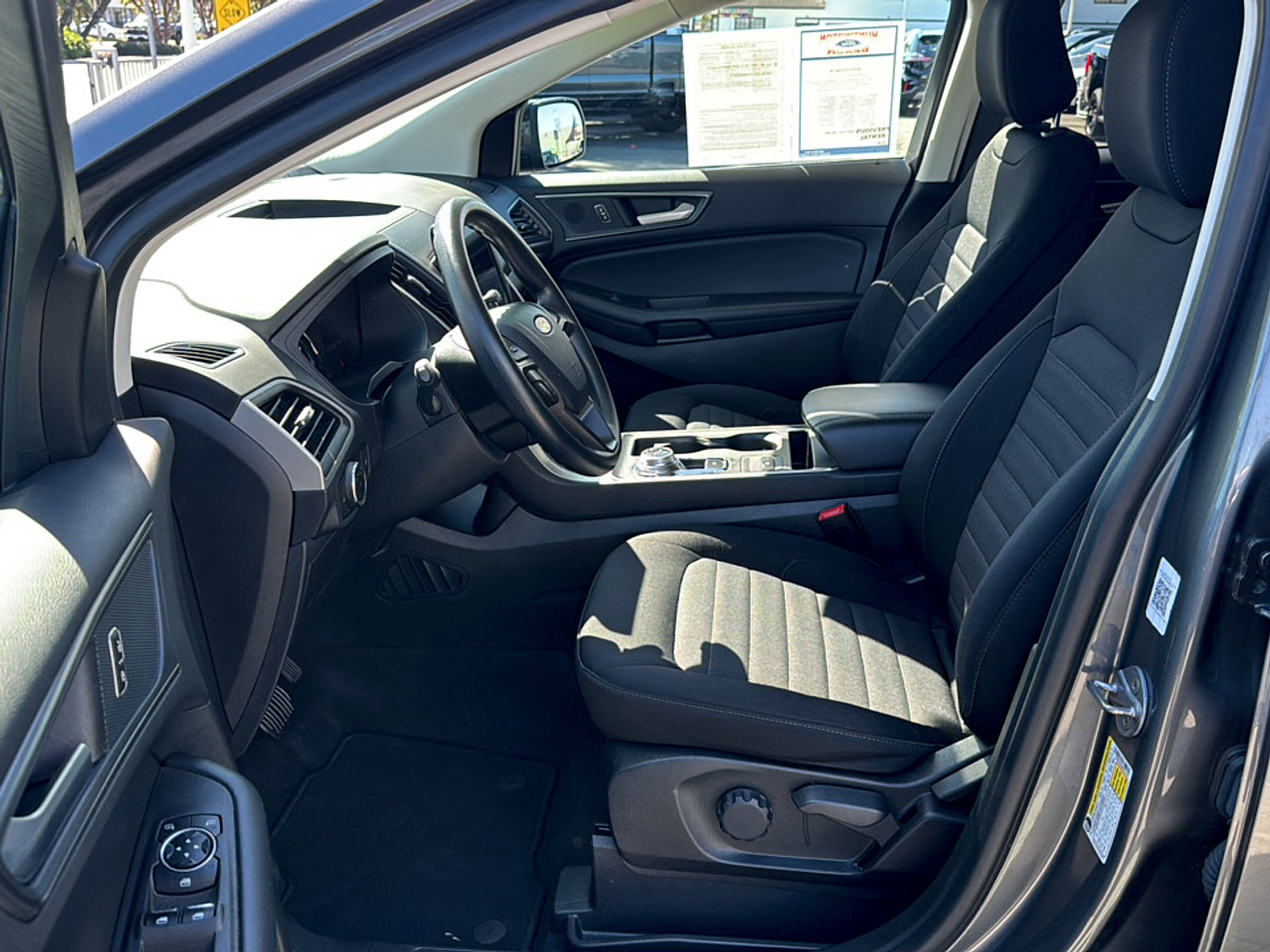 Used 2024 Ford Edge SE w/ Black Appearance Package AWD/4WD image 15