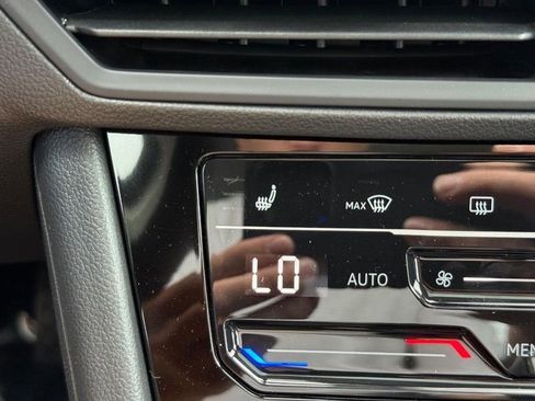 New 2025 Volkswagen Jetta SE image 14