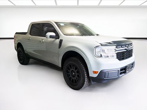 Used 2023 Ford Maverick Lariat FWD image 3