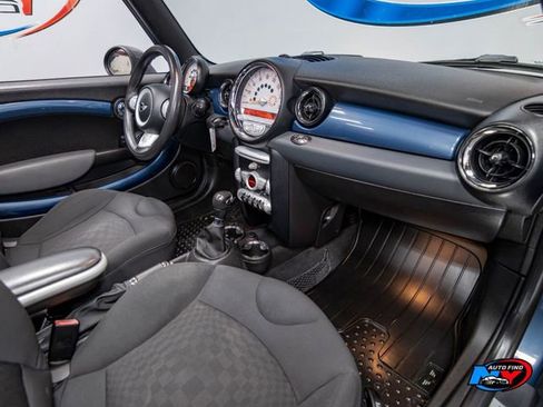 Used 2009 MINI Cooper Convertible image 23