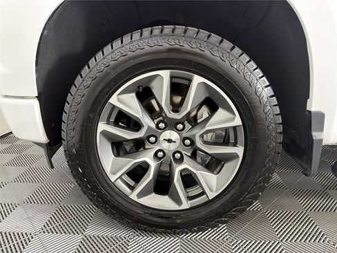 Used 2022 Chevrolet Silverado 1500 RST AWD/4WD image 9