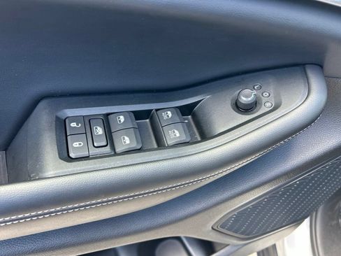 Certified 2024 Jeep Grand Cherokee Limited RWD image 35