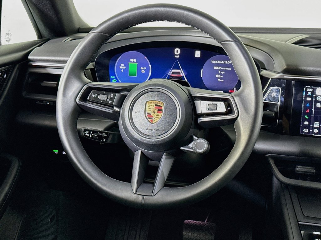 Certified 2026 Porsche Macan Electric RWD image 12