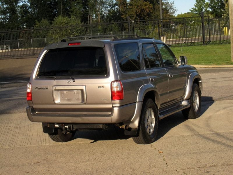 Used 2002 Toyota 4Runner SR5 RWD image 12