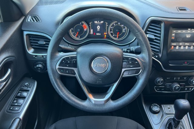 Used 2019 Jeep Cherokee Latitude w/ Popular Appearance Group AWD/4WD image 16