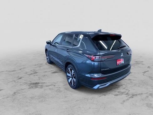 Used 2025 Mitsubishi Outlander SE AWD/4WD image 7