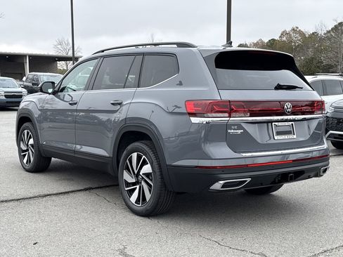 New 2026 Volkswagen Atlas SE FWD image 3