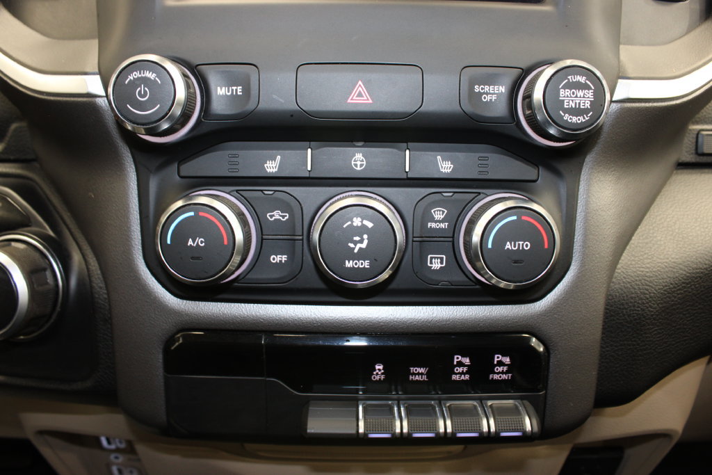 Used 2020 RAM 1500 Big Horn AWD/4WD image 12