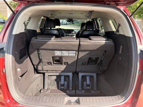 Certified 2023 Kia Carnival LX FWD image 24
