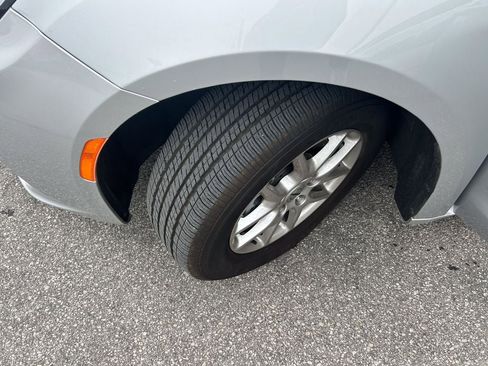 Used 2024 Chrysler Pacifica Touring-L FWD image 35