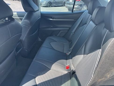 Used 2024 Toyota Camry SE image 9