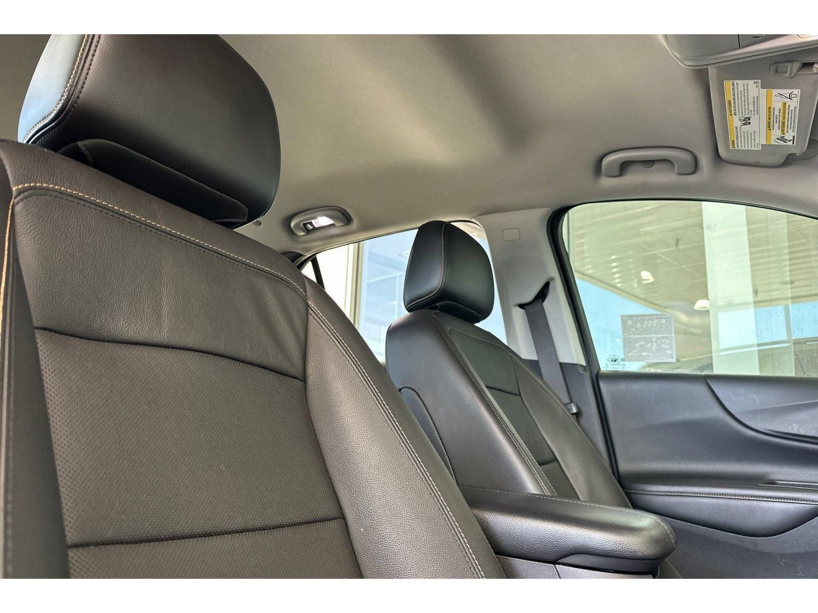 Used 2020 Chevrolet Equinox Premier w/ Premier Redline Edition FWD image 17