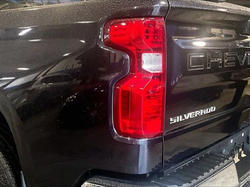 Used 2022 Chevrolet Silverado 1500 LT w/ Z71 Off-Road Package AWD/4WD image 34