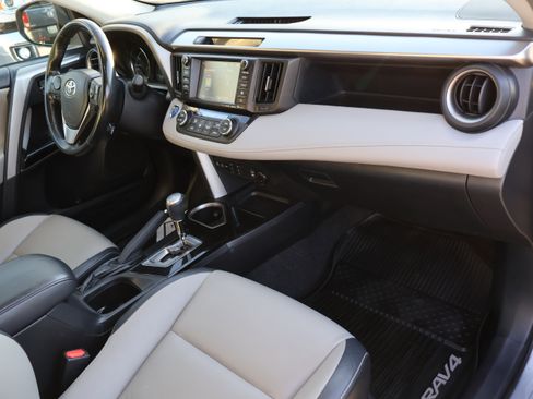 Used 2018 Toyota RAV4 Limited AWD/4WD image 11