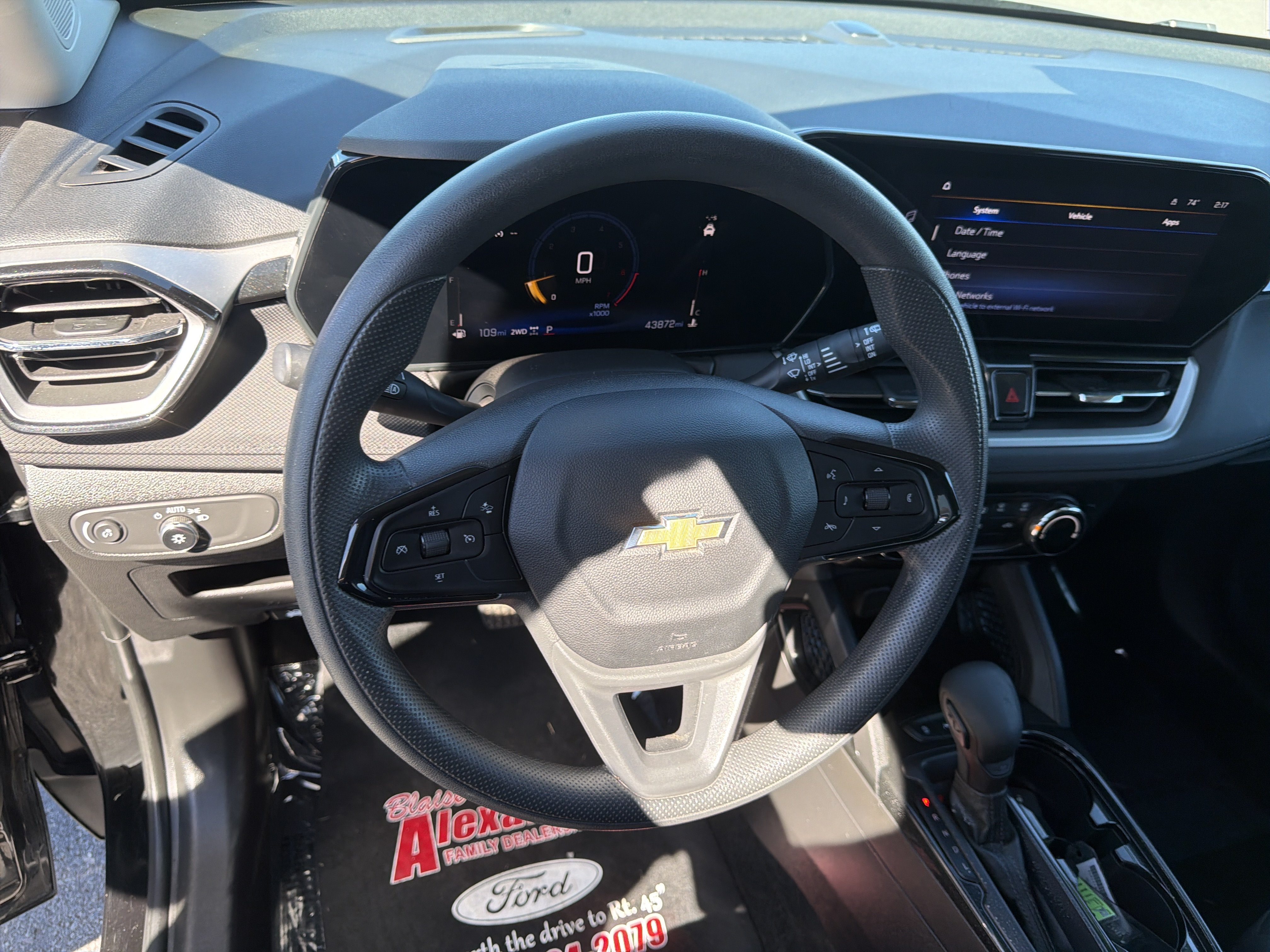 Used 2025 Chevrolet TrailBlazer LT AWD/4WD image 17