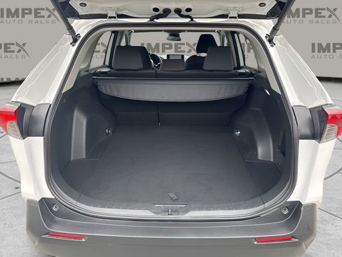 Used 2025 Toyota RAV4 XLE w/ Convenience Package FWD image 31