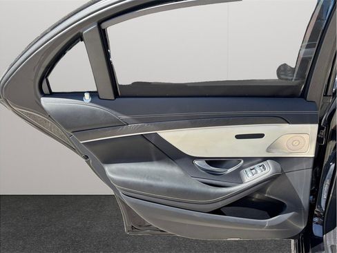 Used 2020 Mercedes-Benz S 560 Sedan image 41
