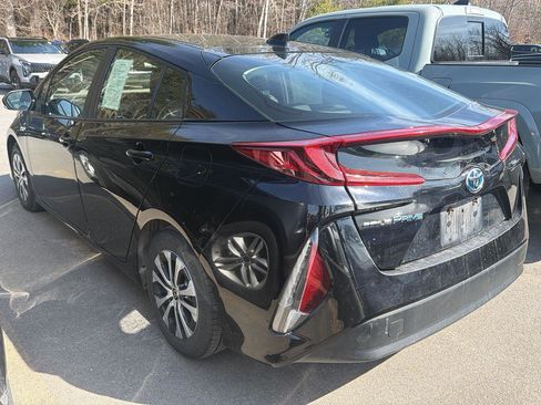 Used 2021 Toyota Prius Prime LE w/ Carpet Mat Package (TMS) image 9