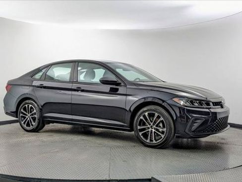 Used 2025 Volkswagen Jetta Sport FWD image 9