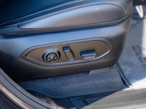 Used 2021 Jeep Grand Cherokee L Limited image 19