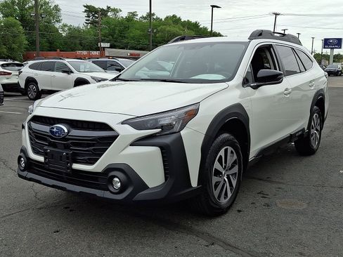 Certified 2025 Subaru Outback Premium AWD/4WD image 3